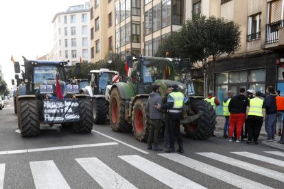 El campo estalla con una nueva tractorada en León.