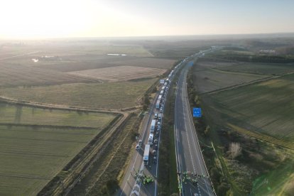 Vista aérea del atasco en la A-231, en Palanquinos