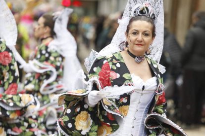 Los bañezanos sacaron ayer los trajes del año pasado. RAMIRO
