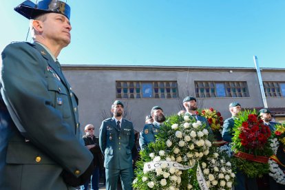 Familiares, compañeros, amigos y vecinos de Nogarejas despiden al guardia civil David Pérez, asesinado por el narco en Barbate.