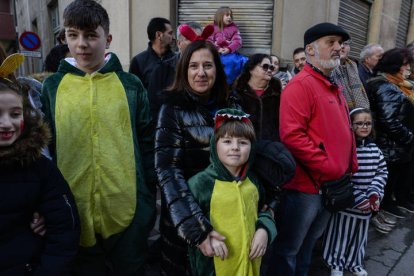La explosión de color y diversión reventó las calles de la ciudad bañezana.