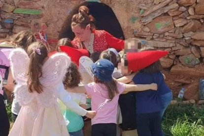 Hadas y duendes de todas las edades en Alija del Infantado.