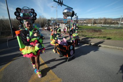 Bembibre vivió su sábado de Piñata para cerrar las fiestas de Carnaval en el Bierzo Alto.