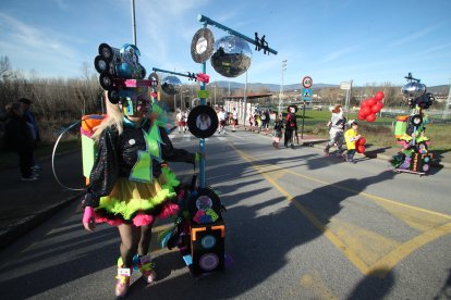 Bembibre vivió su sábado de Piñata para cerrar las fiestas de Carnaval en el Bierzo Alto.