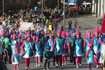 Bembibre vivió su sábado de Piñata para cerrar las fiestas de Carnaval en el Bierzo Alto.