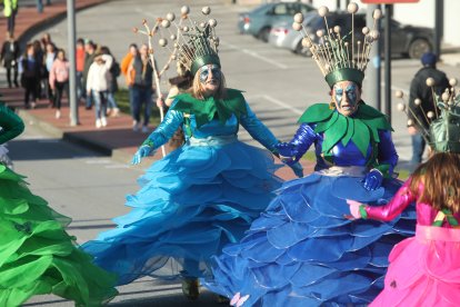 Bembibre vivió su sábado de Piñata para cerrar las fiestas de Carnaval en el Bierzo Alto.