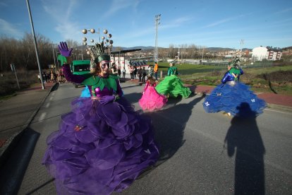 Bembibre vivió su sábado de Piñata para cerrar las fiestas de Carnaval en el Bierzo Alto.