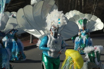 Bembibre vivió su sábado de Piñata para cerrar las fiestas de Carnaval en el Bierzo Alto.