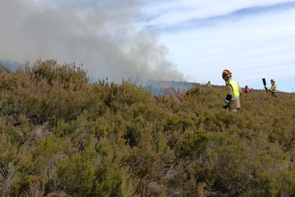 Quema controlada de los Bomberos de León