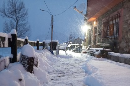 Casi medio metro de nieve en Ferreras del Puerto.