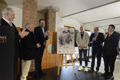 MARÍA FUENTES