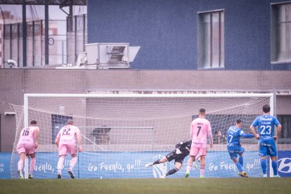 La Deportiva perdió 2-1 en Fuenlabrada.