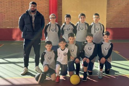 Equipo del Colegio Leonés Corredera que participa en el torneo.  DL