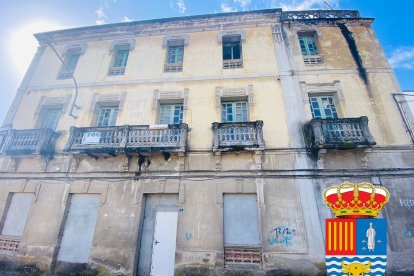 Edificio histórico de Toral de los Vados.