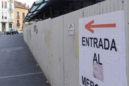 El autocompactador se eliminará porque habrá uno en el sótano del mercado del Conde.  MARÍA FUENTES