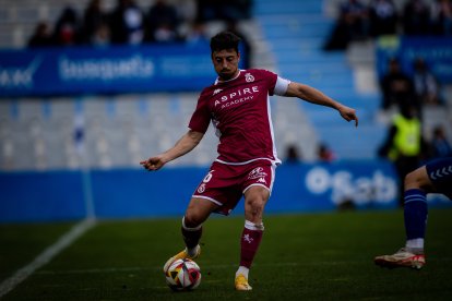 Un lance del partido CE Sabadell-Cultural en la Nova Creu Alta.