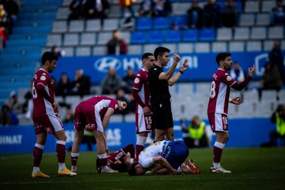 Un lance del partido CE Sabadell-Cultural en la Nova Creu Alta.