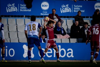 Un lance del partido CE Sabadell-Cultural en la Nova Creu Alta.