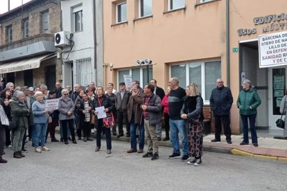 La concentración concluyó con la lectura de un manifiesto.