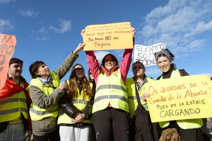 Un momento de la protesta de las mujeres del campo en Villadangos.