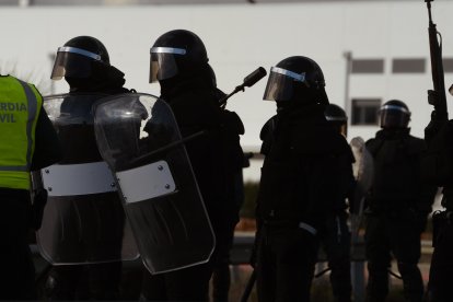 Un momento de la protesta de las mujeres del campo en Villadangos.