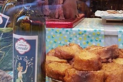 Limonada y torrijas, un maridaje perfecto de la mano de Confitería Conrado.