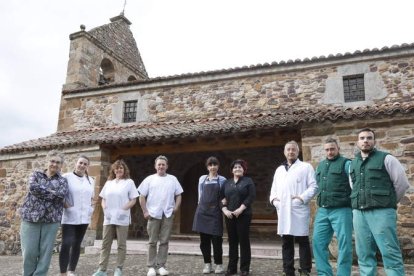 Pilar Tirados, Marta Yuste, Alicia Ramos, Fernando  Yuste, Luz Sabugal, Marta Montero, Miguel Ángel Prieto, Moisés y Alejandro.