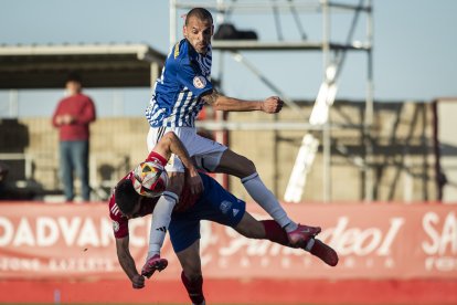Juanfran García se estrenó con derrota al frente de la Ponferradina ante la SD Tarazona.