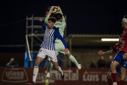 Juanfran García se estrenó con derrota al frente de la Ponferradina ante la SD Tarazona.