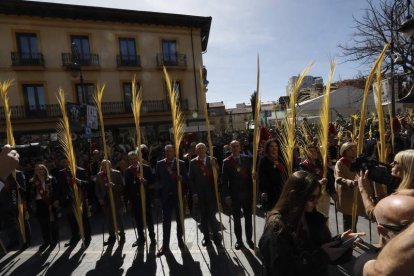 La procesión de La Borriquita dejó momentos muy plásticos en su desarrollo. RAMIRO
