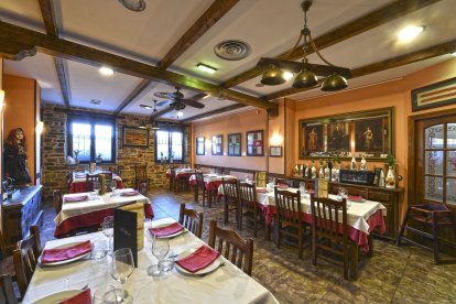 Un amplio y acogedor comedor para poder disfrutar de los ricos platos.