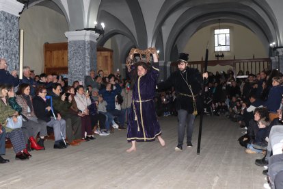 Las tres caídas fueron representadas por Mariano Cardoso como el nazareno y Víctor Santiago el Judío.