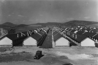 El poblado Diego Pérez de Fabero, poco después de su construcción.