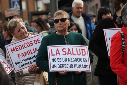 Manifestantes en la protesta por la sanidad rural.