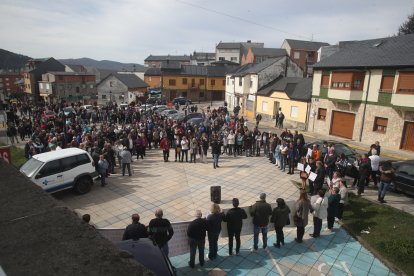 Los vecinos de Fabero, Vega de Espinareda, Candín y Peranzanes protestan por la merma de la calidad de la asistencia sanitaria en el medio rural.