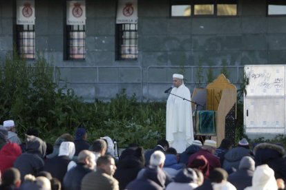 Rezo por el fin del Ramadán.