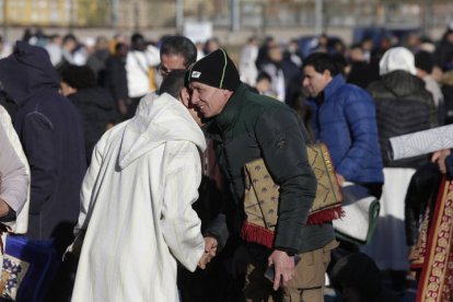Rezo por el fin del Ramadán.
