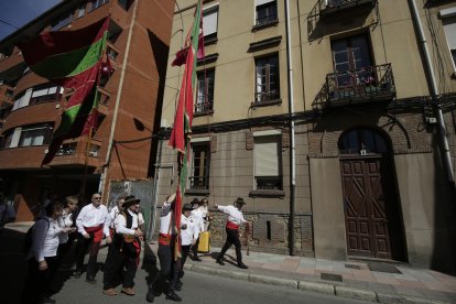 La concentración de pendones culminó en San Isidoro.