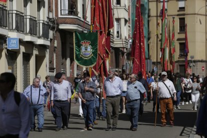 La concentración de pendones culminó en San Isidoro.
