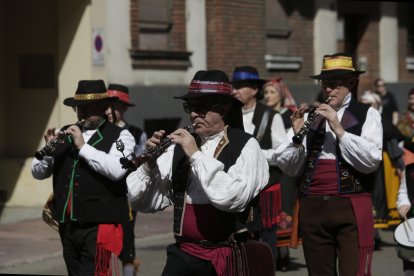 La concentración de pendones culminó en San Isidoro.