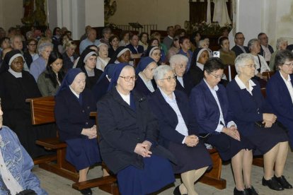 La misa fue oficiada por el Obispo de León.  ACACIO