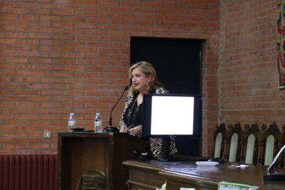 Rosa Bolea Bailo, estudiante que coincidió con Valentín Pérez en Zaragoza y hoy vicerrectora de Política Científica de la Universidad de Zaragoza.