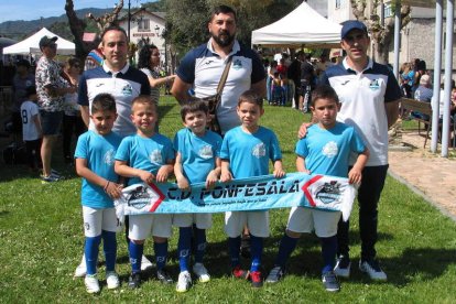 Ponfesala Debutantes.  MACÍAS