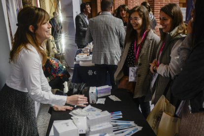 Profesionales del sector y participantes en la jornada.