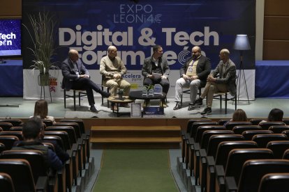 ExpoLeón se celebró en la Escuela de Ingenierías.