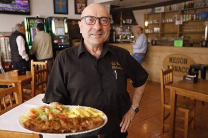José Antonio López, propietario del Bar Mesón Mónaco.