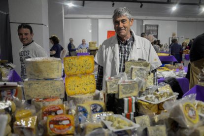 El centro Expocoyanza acoge desde este sábado hasta el domingo la tercera edición de Iberqueso, la feria del queso de España y Portugal, con 27 productores.