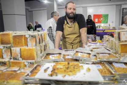 El centro Expocoyanza acoge desde este sábado hasta el domingo la tercera edición de Iberqueso, la feria del queso de España y Portugal, con 27 productores.