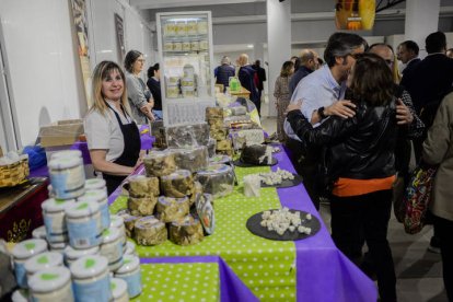 El centro Expocoyanza acoge desde este sábado hasta el domingo la tercera edición de Iberqueso, la feria del queso de España y Portugal, con 27 productores.