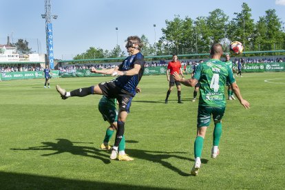 La Deportiva puntúa en Arenteiro.